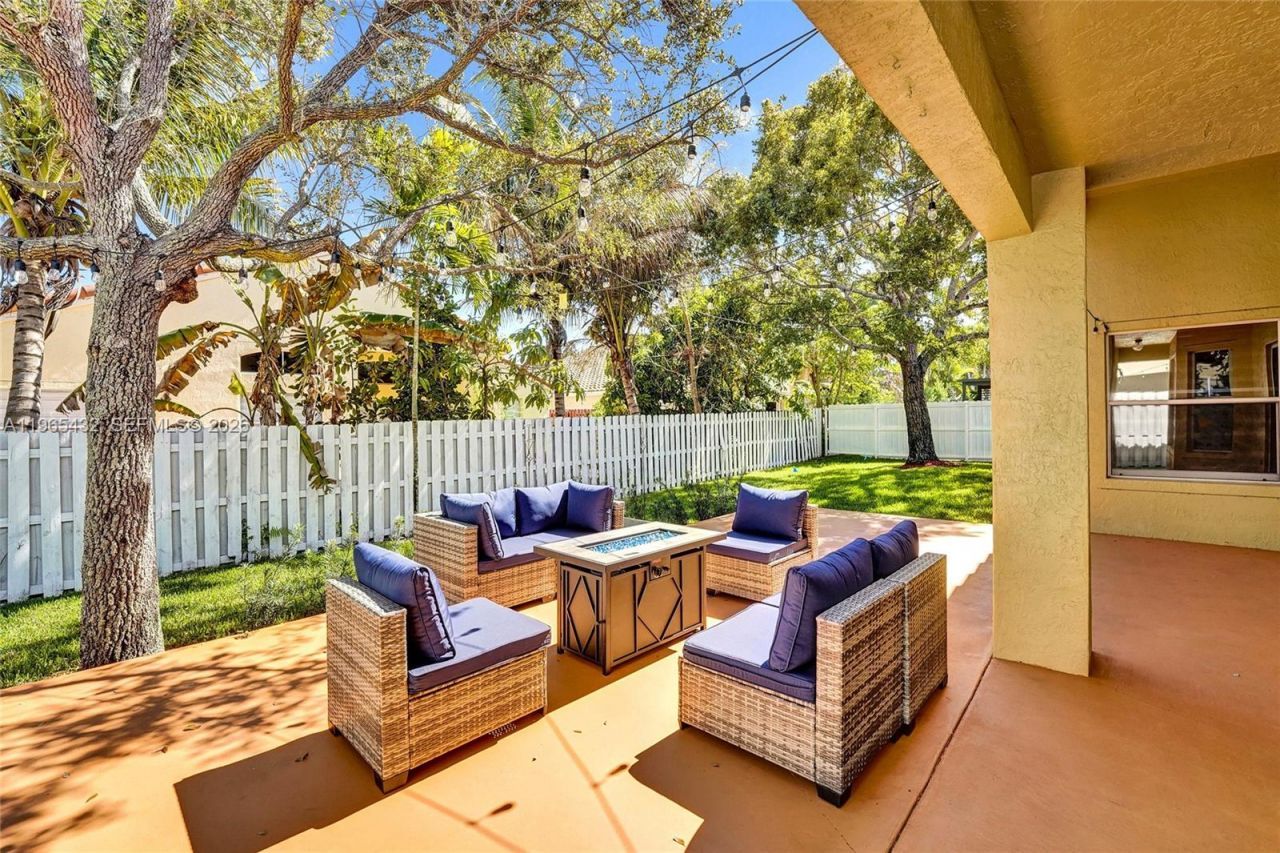 1553 SW 191st Ave, Pembroke Pines, FL 33029 Photo