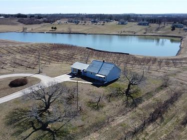 8676 Appletree Lane, Lexington, MO 64067