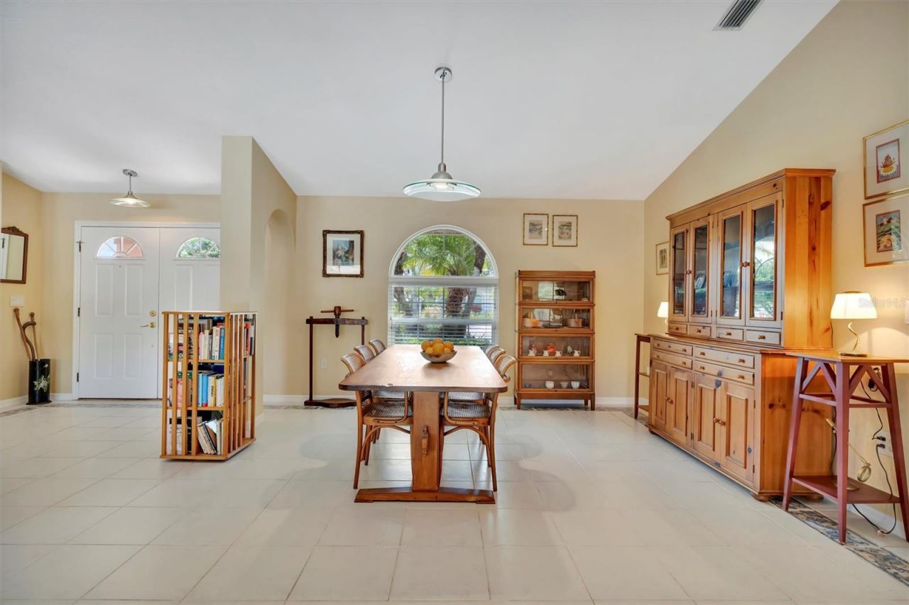 6183 Misty Oaks Drive, Sarasota, FL 34243 Photo