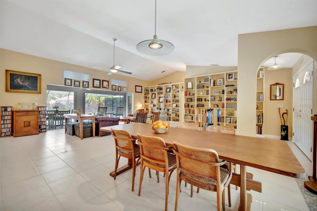 6183 Misty Oaks Drive, Sarasota, FL 34243 Photo