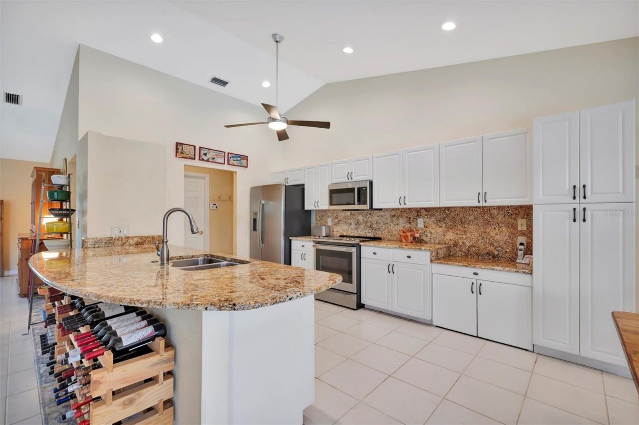 6183 Misty Oaks Drive, Sarasota, FL 34243 Photo