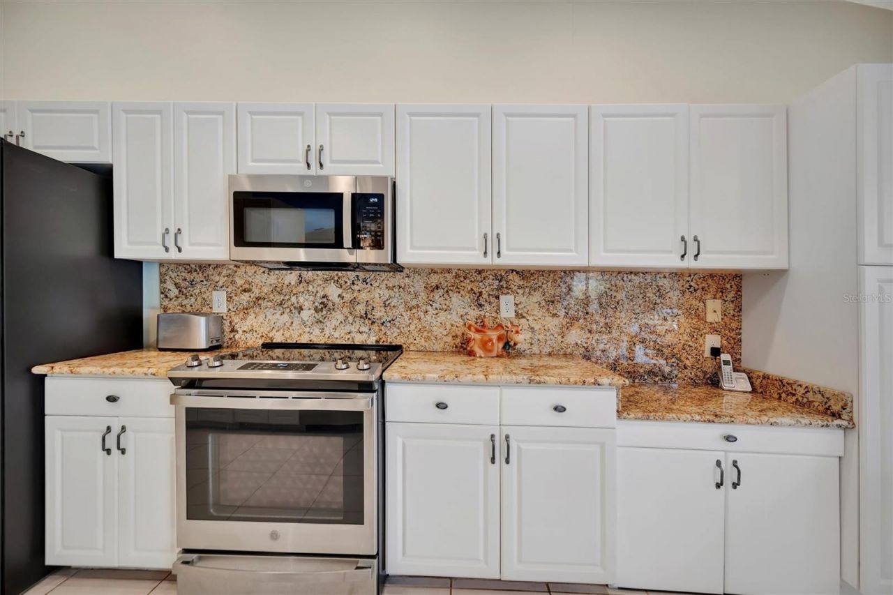 6183 Misty Oaks Drive, Sarasota, FL 34243 Photo