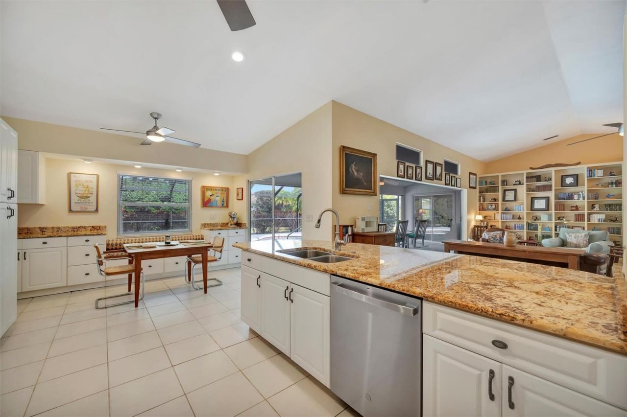 6183 Misty Oaks Drive, Sarasota, FL 34243 Photo