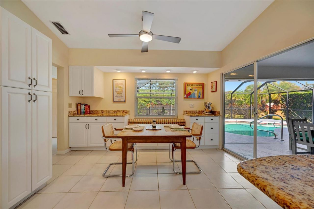 6183 Misty Oaks Drive, Sarasota, FL 34243 Photo