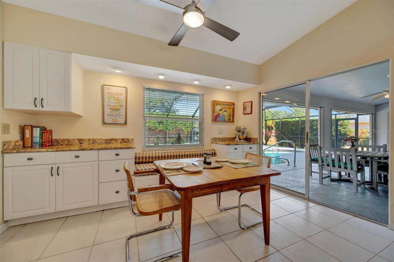 6183 Misty Oaks Drive, Sarasota, FL 34243 Photo