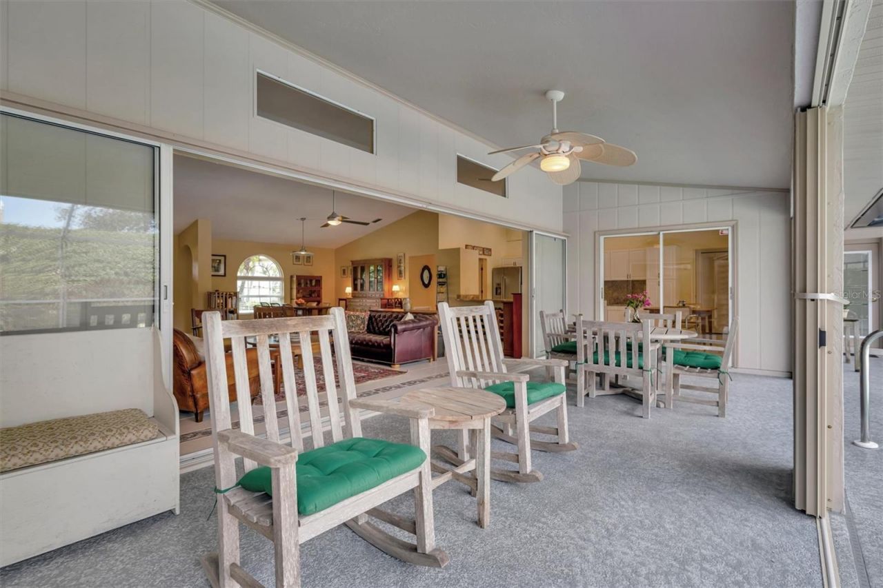 6183 Misty Oaks Drive, Sarasota, FL 34243 Photo