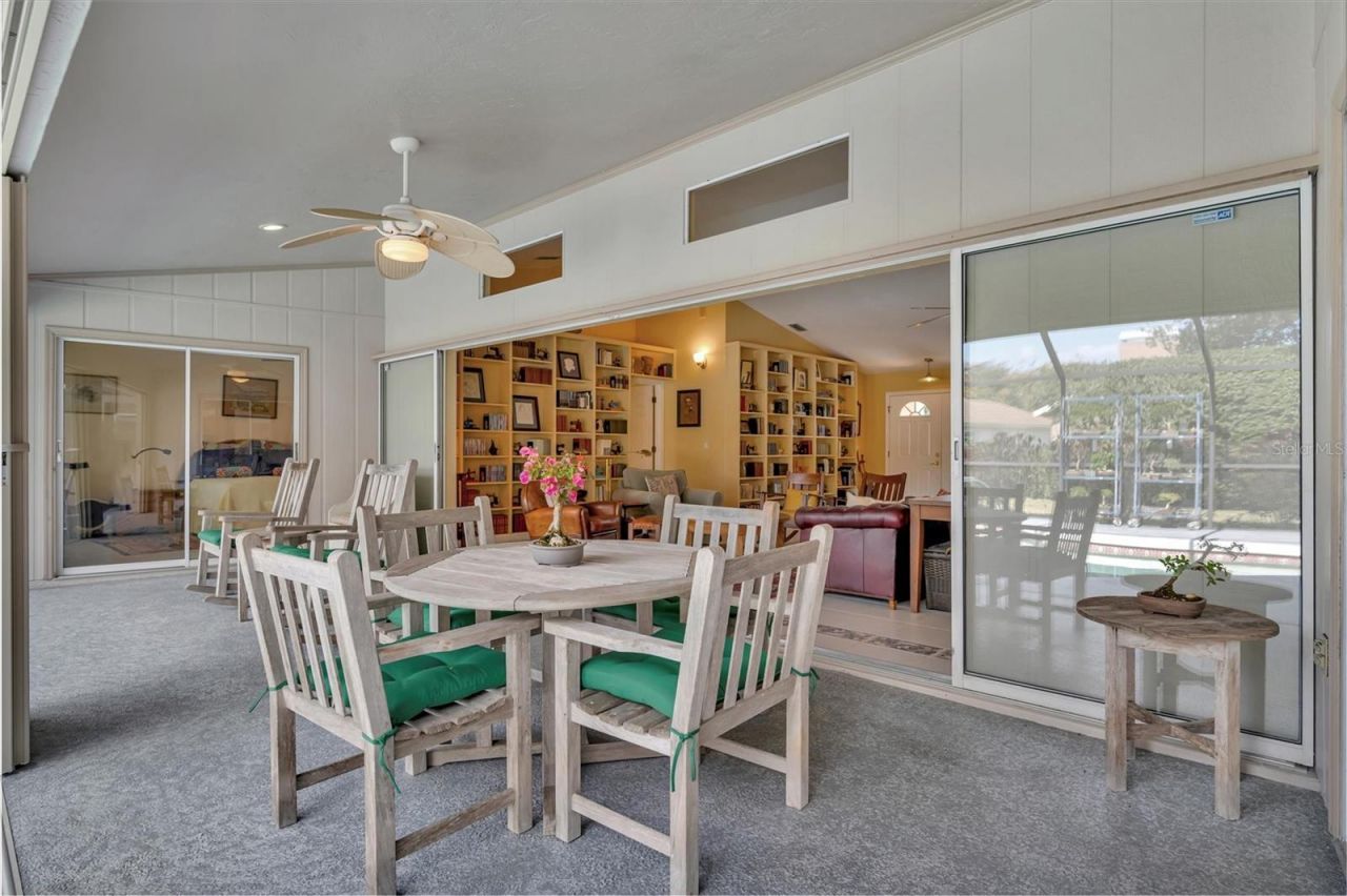 6183 Misty Oaks Drive, Sarasota, FL 34243 Photo