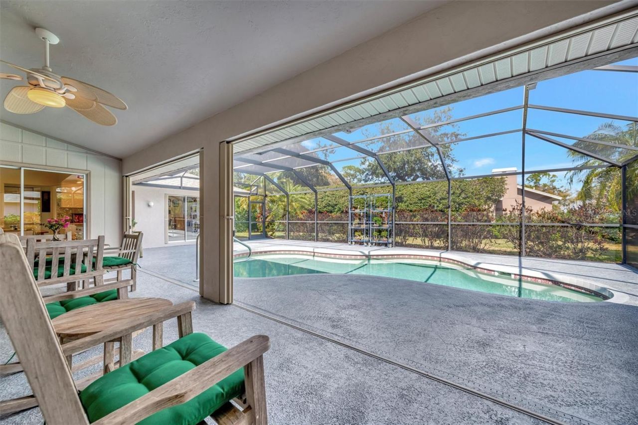 6183 Misty Oaks Drive, Sarasota, FL 34243 Photo