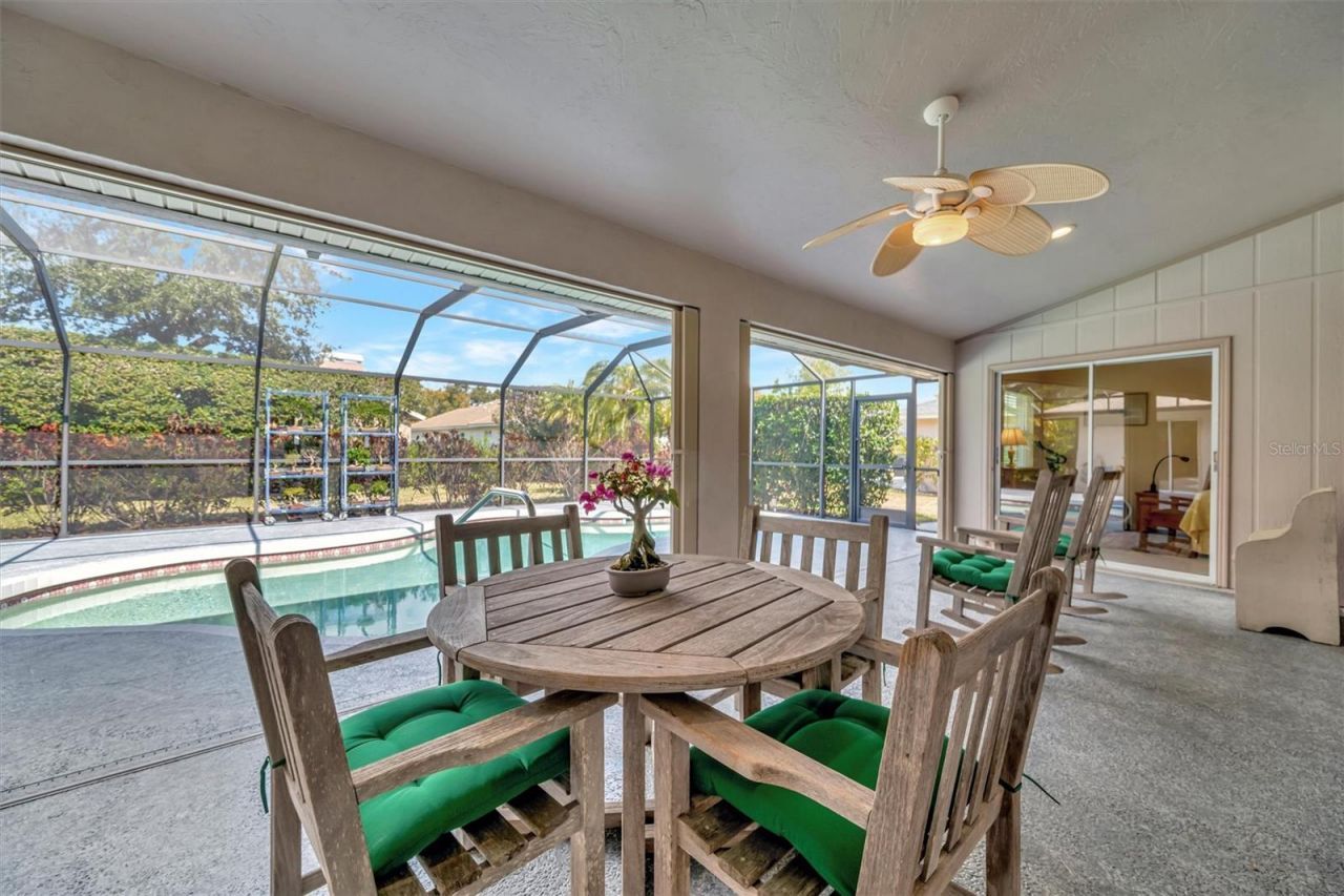 6183 Misty Oaks Drive, Sarasota, FL 34243 Photo