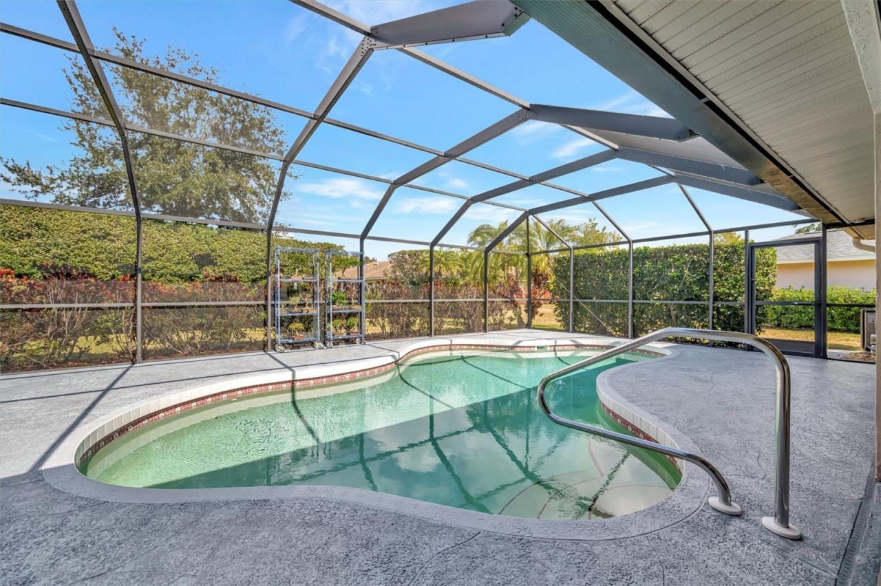 6183 Misty Oaks Drive, Sarasota, FL 34243 Photo
