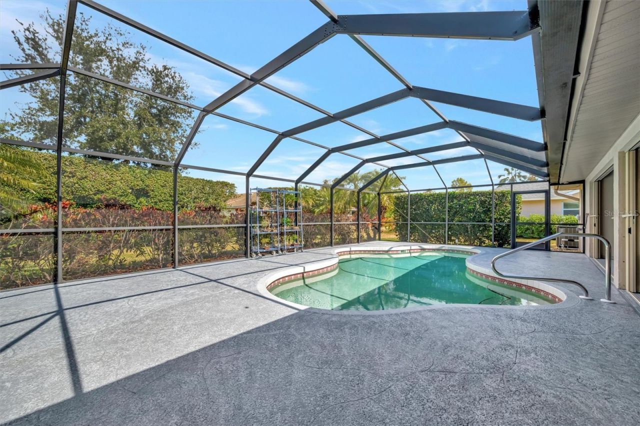 6183 Misty Oaks Drive, Sarasota, FL 34243 Photo