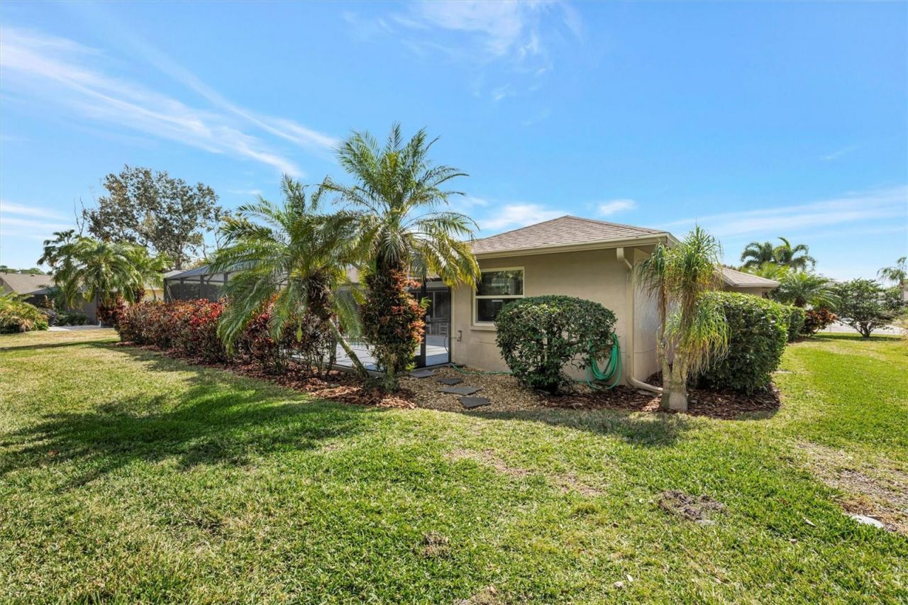 6183 Misty Oaks Drive, Sarasota, FL 34243 Photo