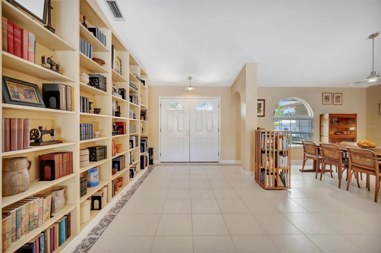 6183 Misty Oaks Drive, Sarasota, FL 34243 Photo