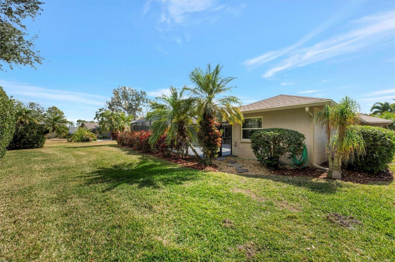 6183 Misty Oaks Drive, Sarasota, FL 34243 Photo