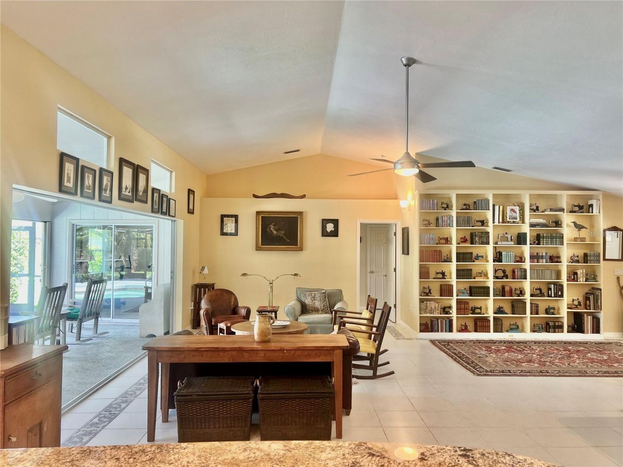 6183 Misty Oaks Drive, Sarasota, FL 34243 Photo