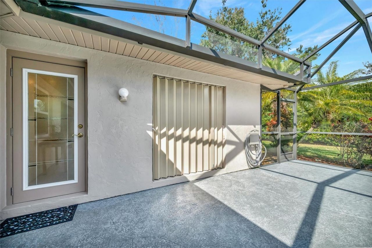 6183 Misty Oaks Drive, Sarasota, FL 34243 Photo