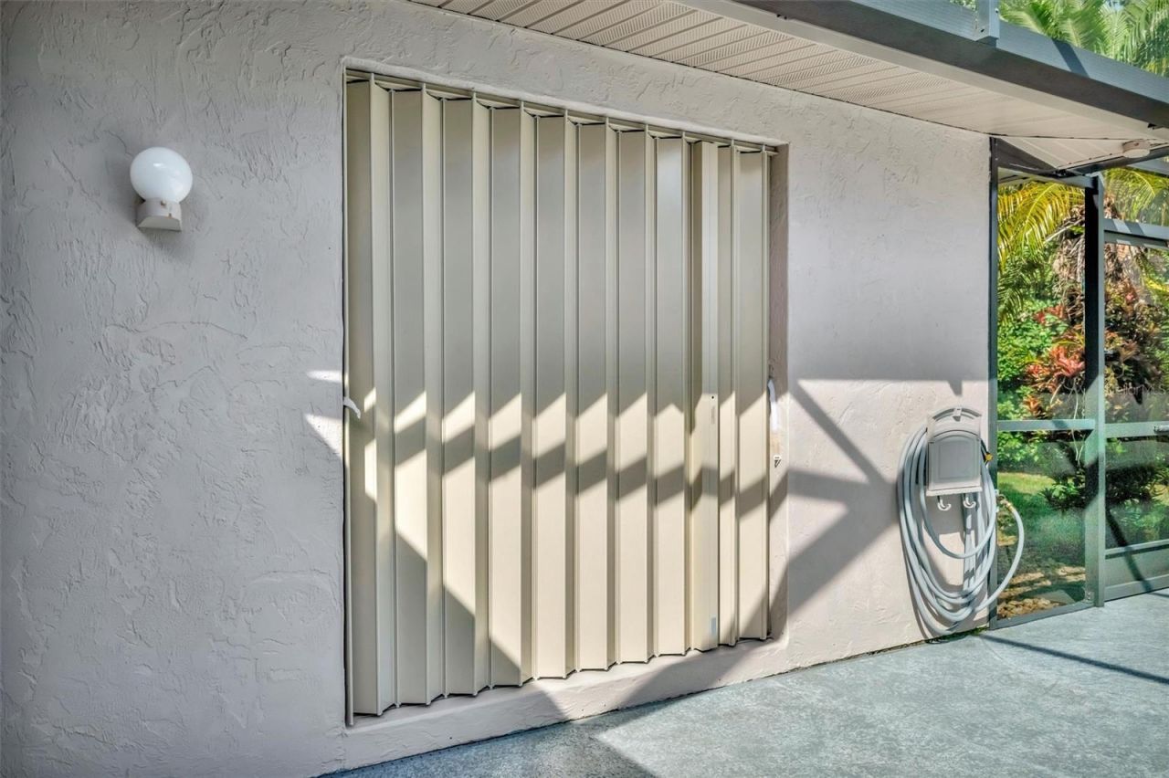 6183 Misty Oaks Drive, Sarasota, FL 34243 Photo