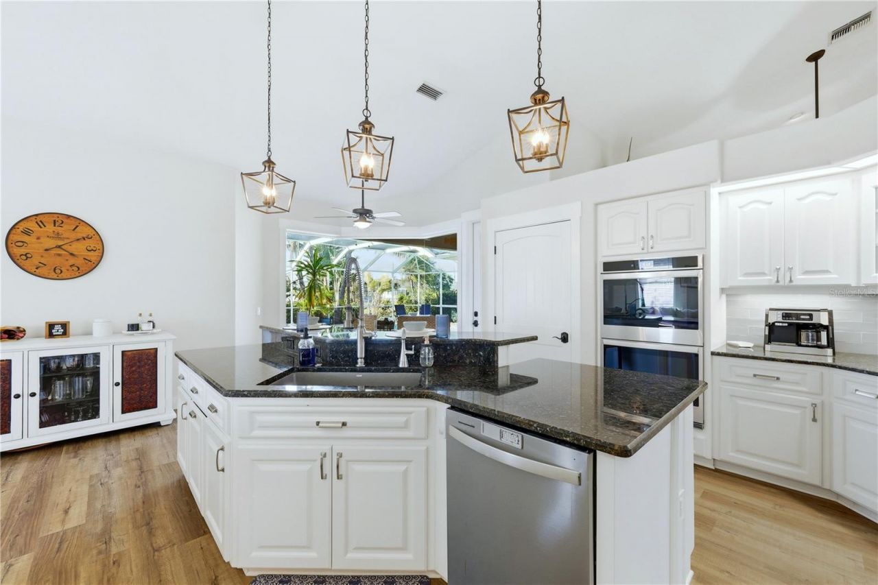 978 Boundary Boulevard, Rotonda West, FL 33947 Photo