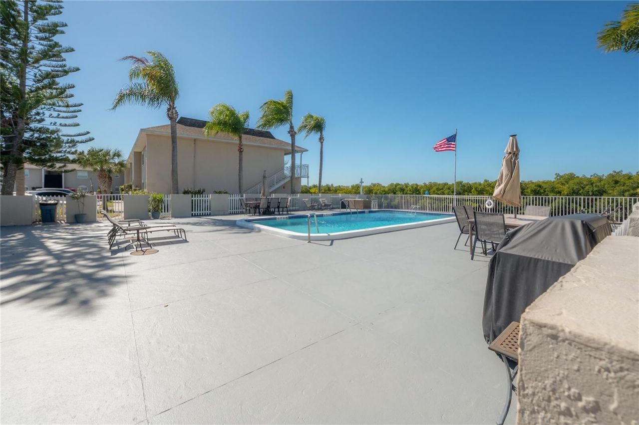 8812 Bay Pointe Drive, Unit D202, Tampa, FL 33615 Photo