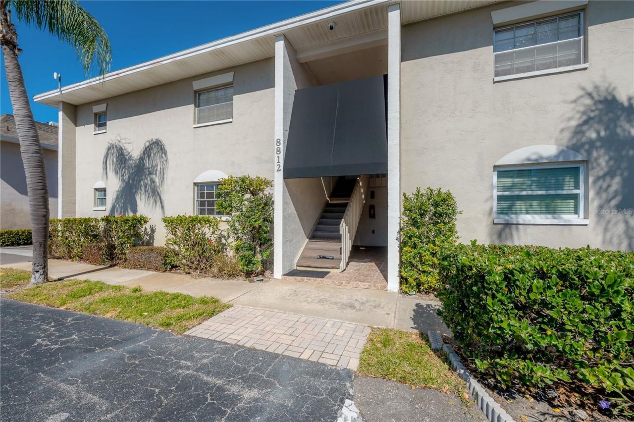 8812 Bay Pointe Drive, Unit D202, Tampa, FL 33615 Photo