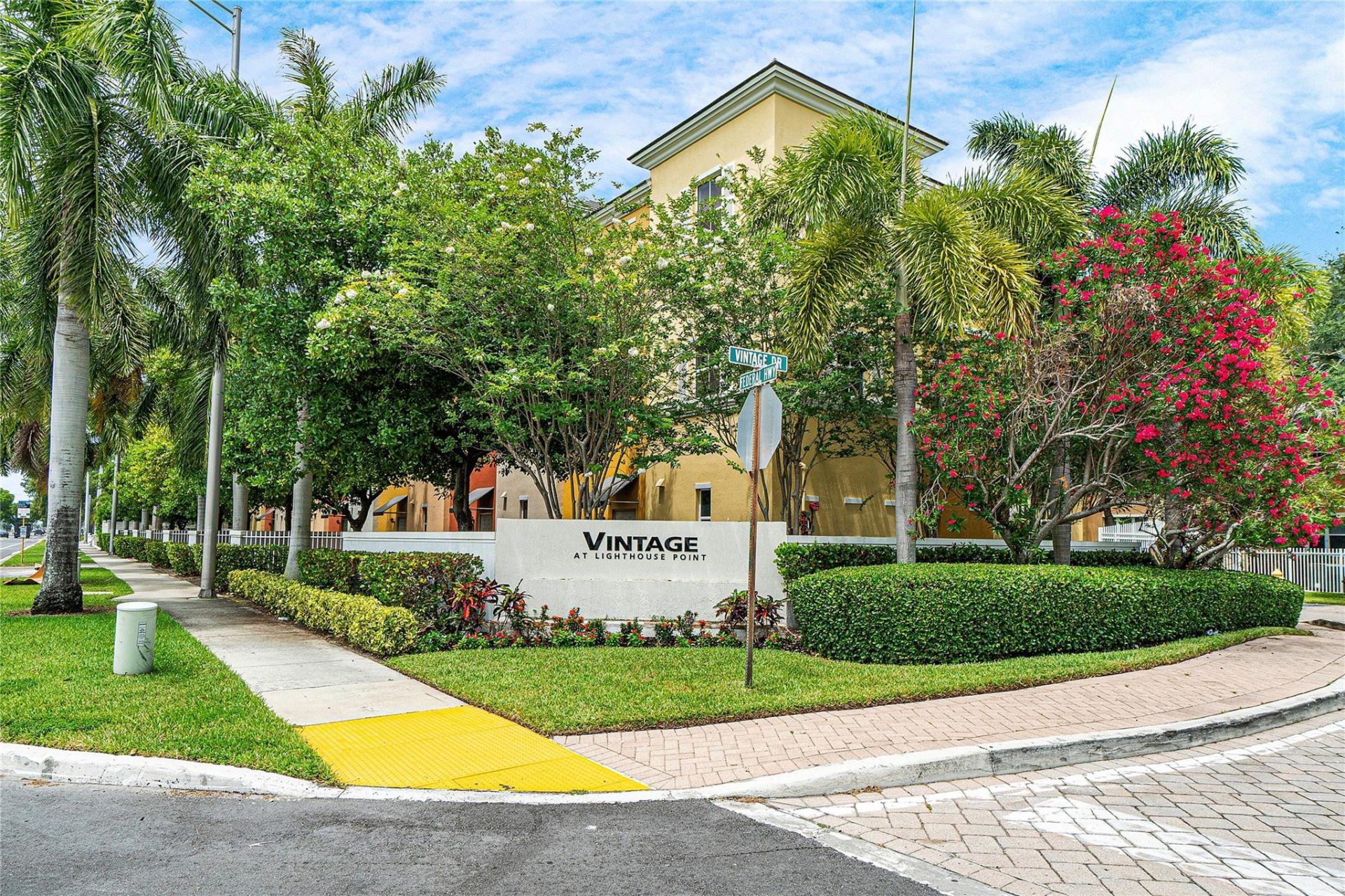 2381 Vintage Dr, Lighthouse Point, FL 33064 Photo