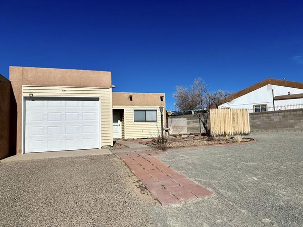 571 Star Villa Circle SE, Rio Rancho, NM 87124