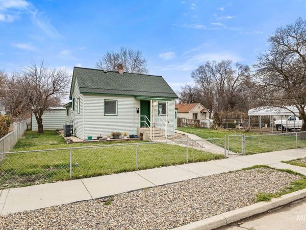 1317 N Arthur St, Caldwell, ID 83605
