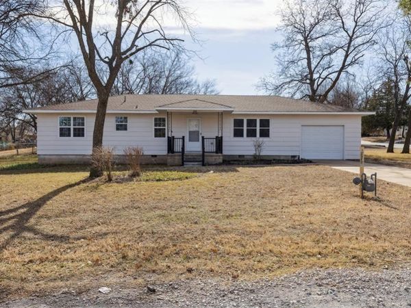 200 E Leslie Street, Pauls Valley, OK 73075