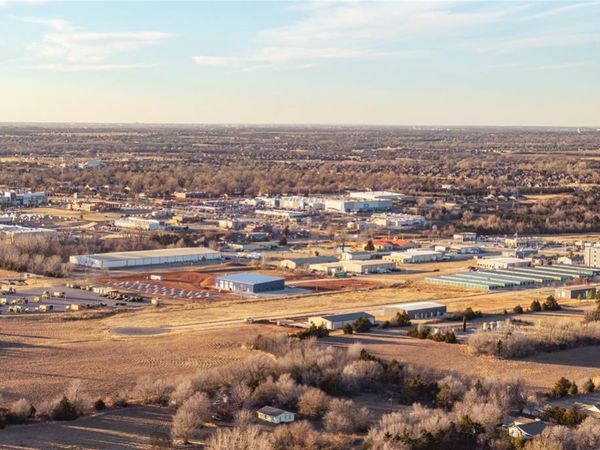 E Lily Lane, Mustang, OK 73064