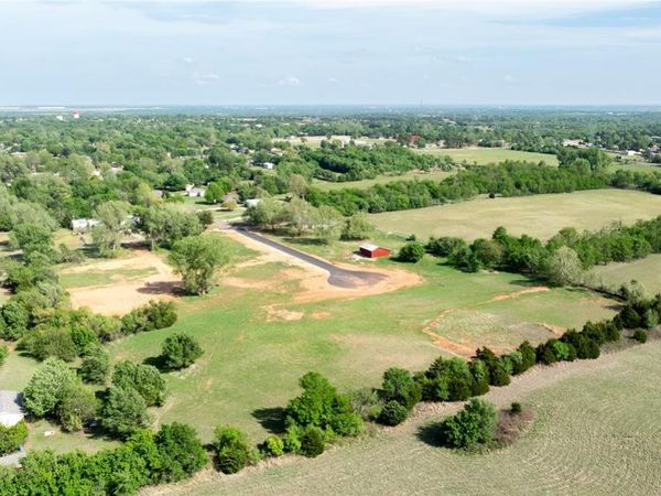 E Lily Lane, Mustang, OK 73064