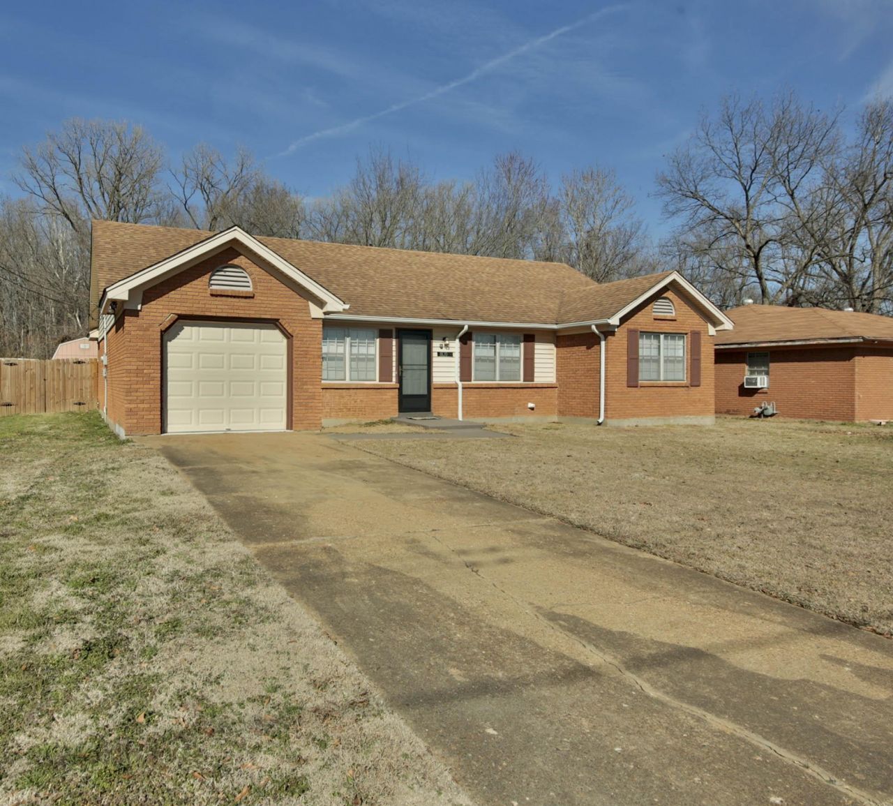 1820 W HOLMES RD Memphis, TN 38109