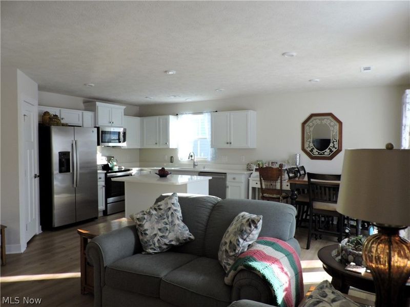 129 W Spring Drive, Elyria, OH 44035 Photo 6