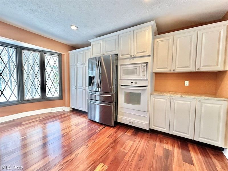 8630 Hollis Lane, Brecksville, OH 44141 Photo 6