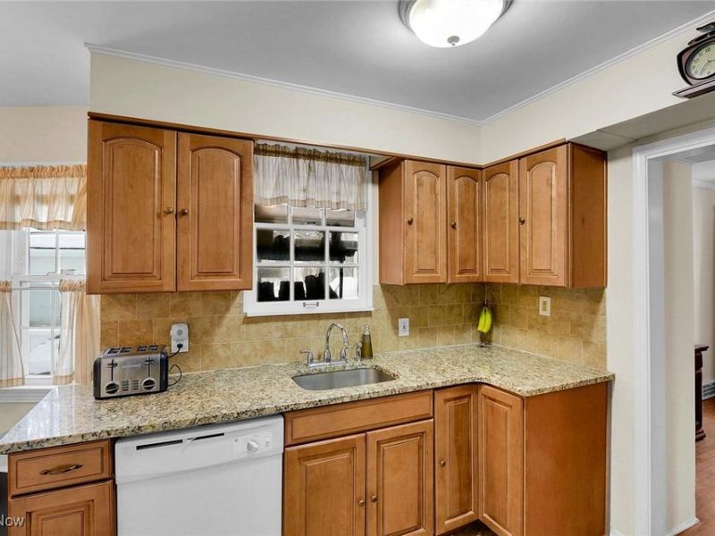 3530 Glencairn Road, Shaker Heights, OH 44122 Photo 10