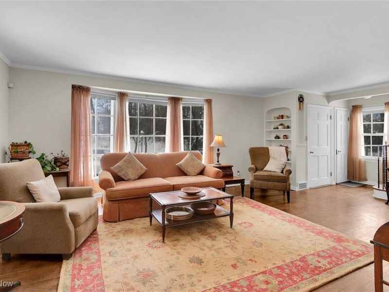 3530 Glencairn Road, Shaker Heights, OH 44122 Photo 5