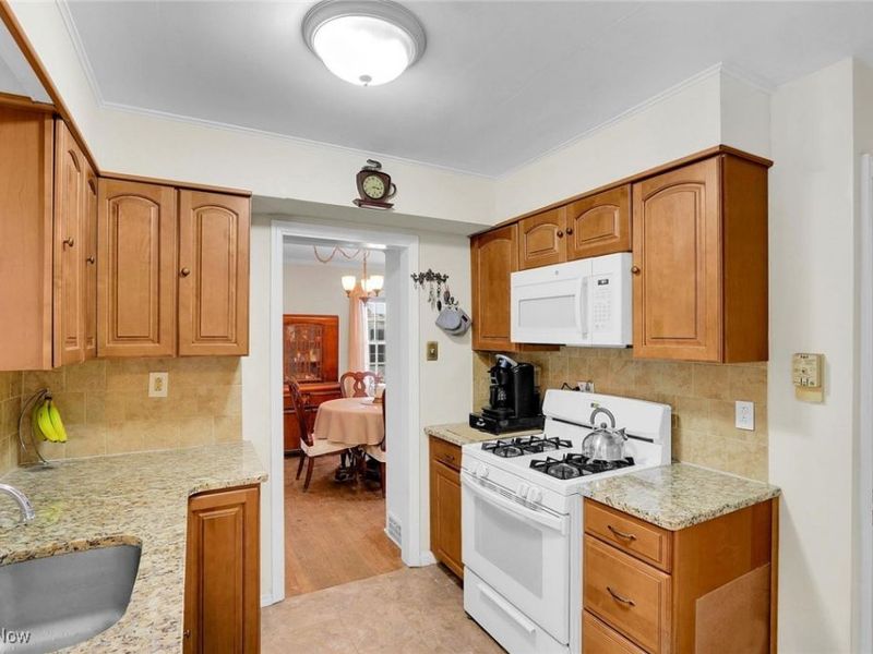 3530 Glencairn Road, Shaker Heights, OH 44122 Photo 8