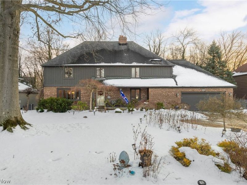 29231 Wolf Road, Bay Village, OH 44140 Photo 1