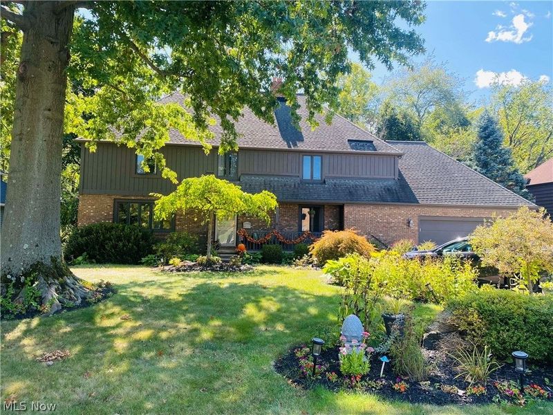 29231 Wolf Road, Bay Village, OH 44140 Photo 2