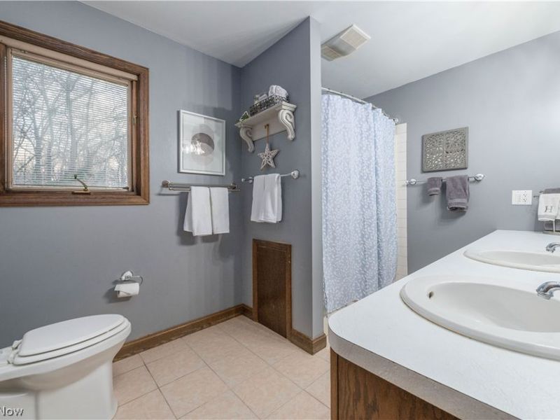 29231 Wolf Road, Bay Village, OH 44140 Photo 36