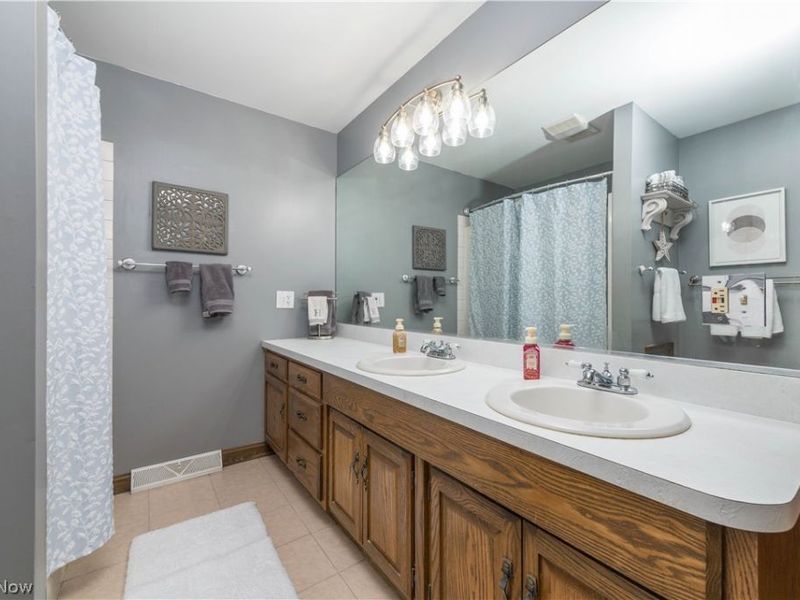 29231 Wolf Road, Bay Village, OH 44140 Photo 37