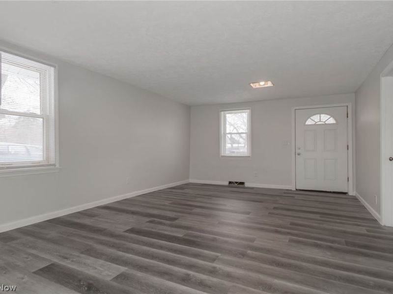 18 Indianola Avenue, Painesville Township, OH 44077 Photo 3