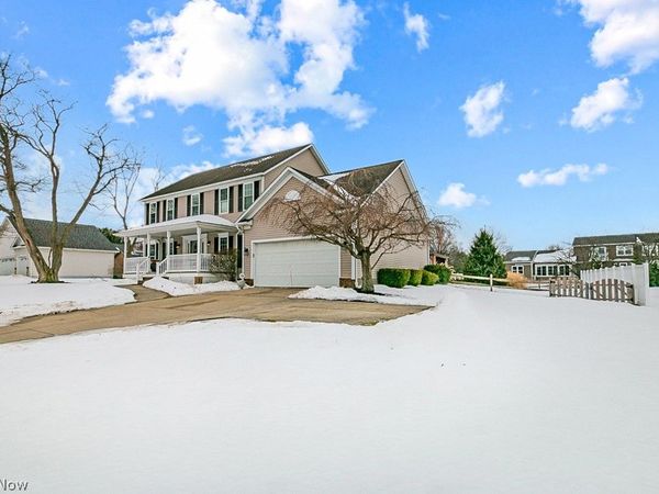 9432 Whalers Cove, Mentor, OH 44060