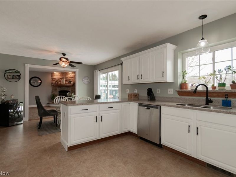 9432 Whalers Cove, Mentor, OH 44060 Photo 21