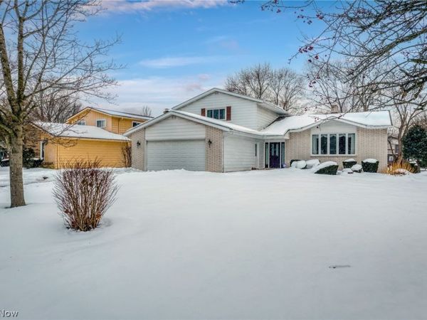 33014 N Roundhead Drive, Solon, OH 44139