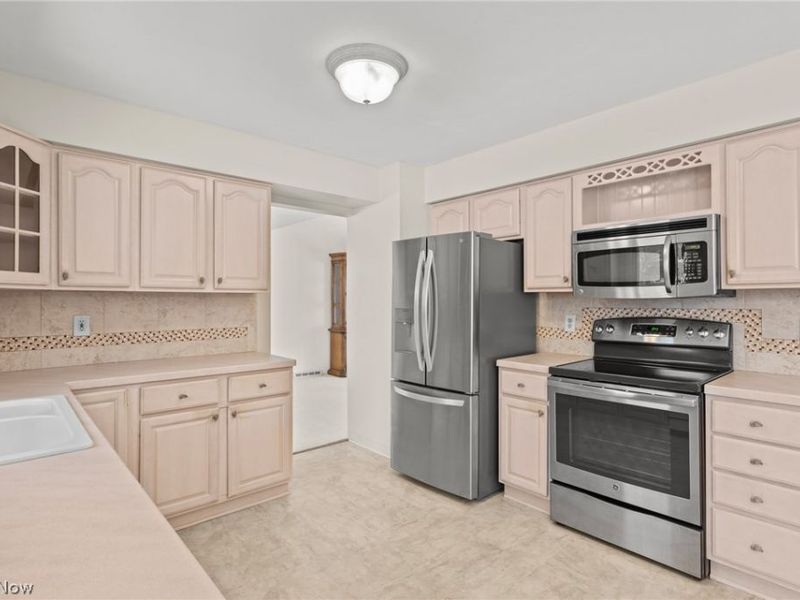 33014 N Roundhead Drive, Solon, OH 44139 Photo 15