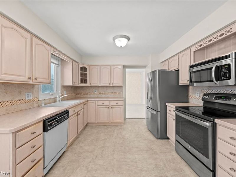 33014 N Roundhead Drive, Solon, OH 44139 Photo 17