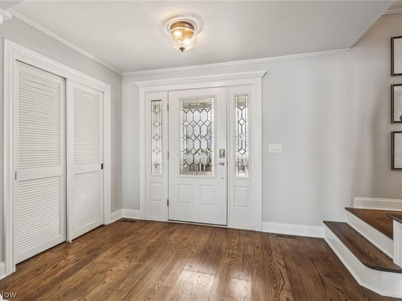 31436 Lake Road, Bay Village, OH 44140 Photo 2