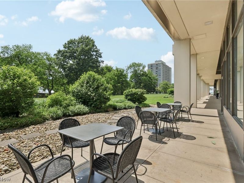 1 Bratenahl Place, Unit 1101, Bratenahl, OH 44108 Photo 23