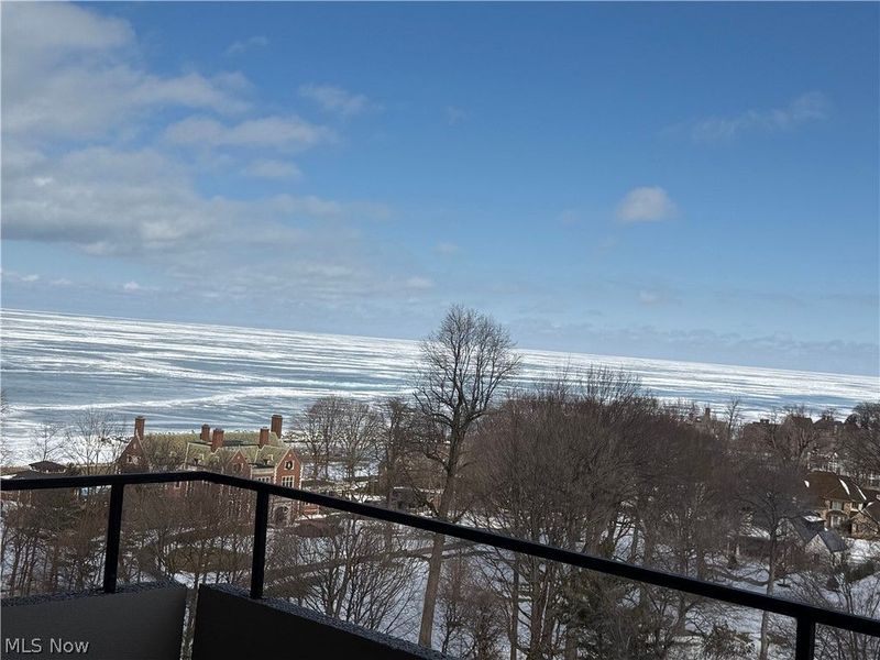 1 Bratenahl Place, Unit 1101, Bratenahl, OH 44108 Photo 5