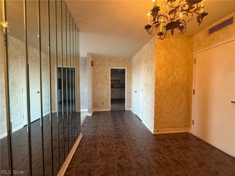 1 Bratenahl Place, Unit 1101, Bratenahl, OH 44108 Photo 6